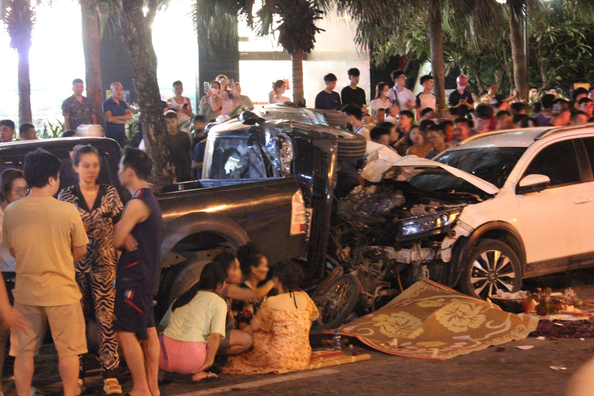 Vụ tài xế say xỉn gây tai nạn liên hoàn ở Hà Nội: Tình hình sức khỏe 2 bé nhỏ bị tông trúng hiện ra sao?- Ảnh 1. Vụ tài xế say xỉn gây tai nạn liên hoàn ở Hà Nội: Tình hình sức khỏe 2 bé nhỏ bị tông trúng hiện ra sao?- Ảnh 1.