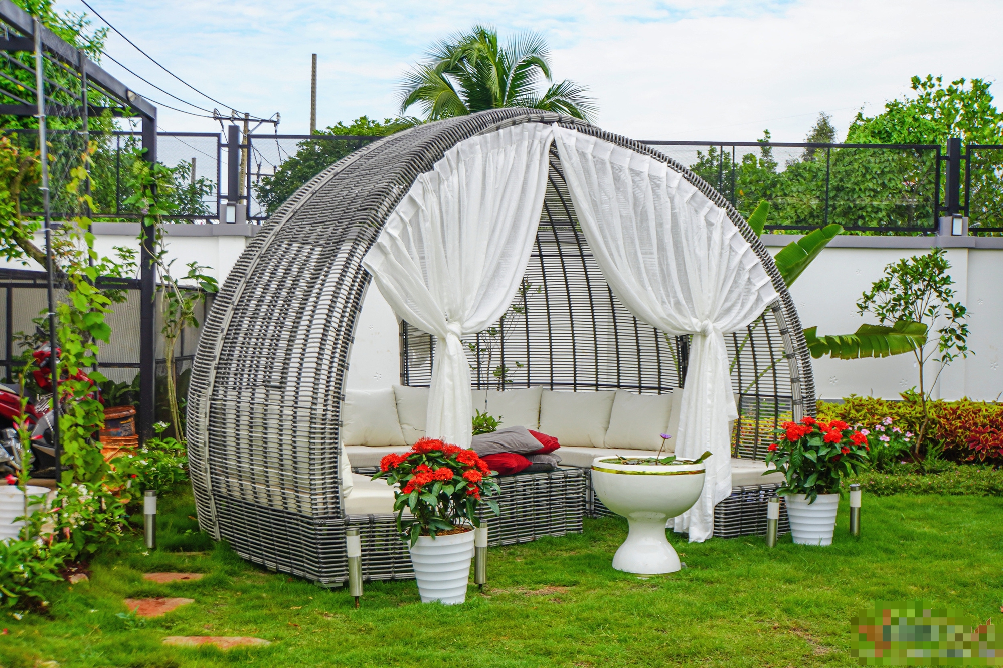 Nam ca sĩ chán ở villa 35 tỷ đồng liền xây nhà phố 5 tầng, 600m2 ở Thủ Đức để sống cùng vợ đẹp và 5 con- Ảnh 3. Nam ca sĩ chán ở villa 35 tỷ đồng liền xây nhà phố 5 tầng, 600m2 ở Thủ Đức để sống cùng vợ đẹp và 5 con- Ảnh 3.