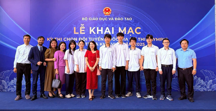 Chủ nhân Huy chương Vàng Olympic Hóa học quốc tế và những cái nhất- Ảnh 1.