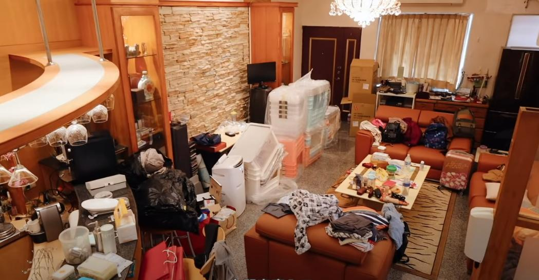 Chi 1 tỷ đồng thuê 12 người dọn nhà nhưng vẫn không xong: Ngôi nhà lộn xộn đến mức khiến ai cũng sốc- Ảnh 5.