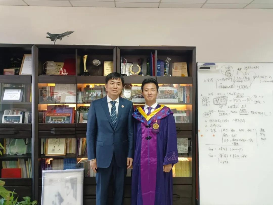 Nhận xét đề thi ĐH quá dễ, nam sinh vừa ôn tập vừa làm công nhân nhận số điểm không ai ngờ đến: Bật khóc ngay tại công trường- Ảnh 5.