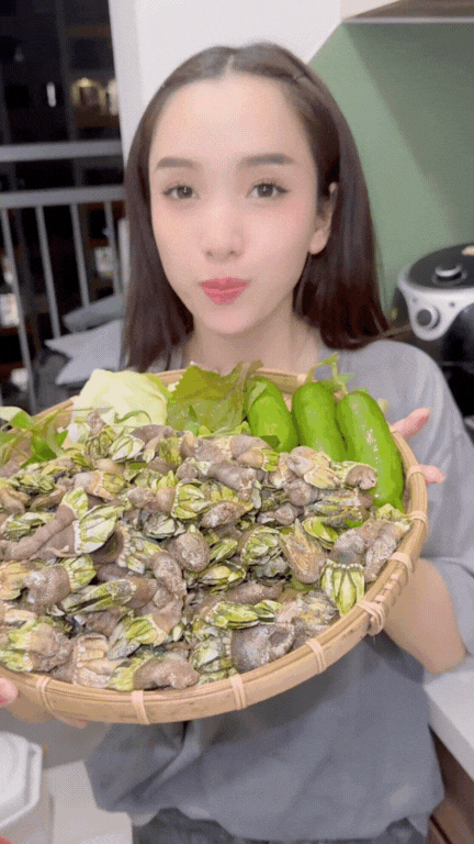 Loại ốc mang cái tên "rợn người" nhưng lại là "tinh hoa ẩm thực" khiến giới sành ăn mê mẩn: Khó bắt - giá đắt, ở Việt Nam chỉ vùng biển này mới có- Ảnh 11. Loại ốc mang cái tên "rợn người" nhưng lại là "tinh hoa ẩm thực" khiến giới sành ăn mê mẩn: Khó bắt - giá đắt, ở Việt Nam chỉ vùng biển này mới có- Ảnh 11.