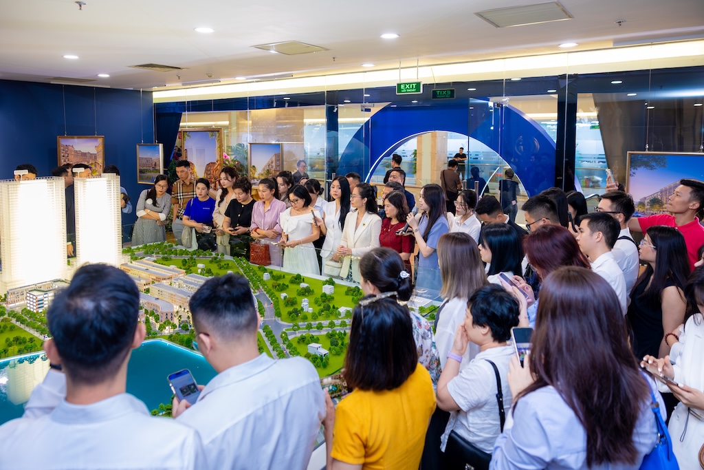 Vinhomes và Vincom Retail hợp tác kiến tạo khu phố thương mại đắt giá bậc nhất Hà Nội- Ảnh 2. Vinhomes và Vincom Retail hợp tác kiến tạo khu phố thương mại đắt giá bậc nhất Hà Nội- Ảnh 2.