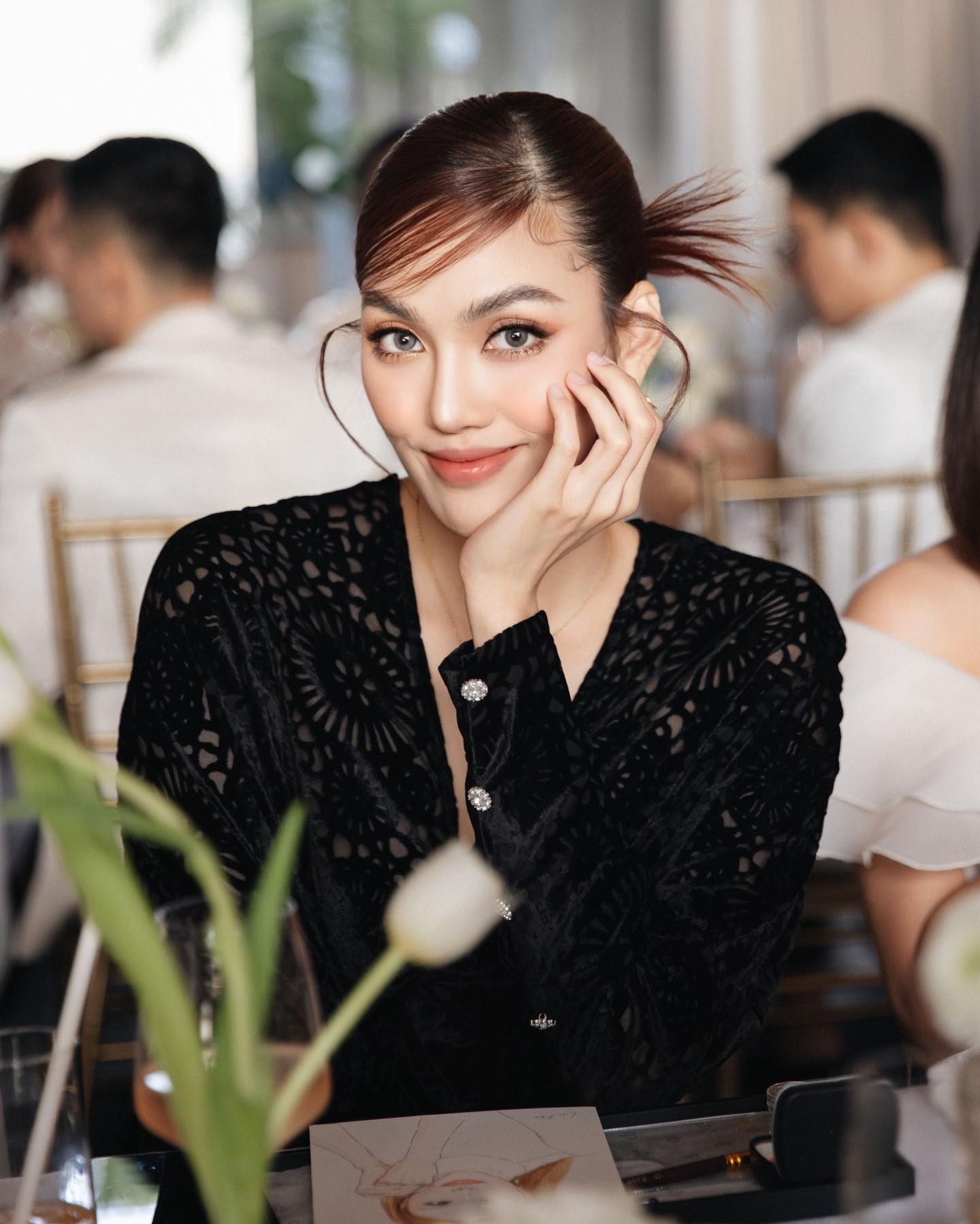 Người đẹp làm dâu một trong những gia tộc giàu có bậc nhất Sài Gòn: Ở biệt thự sang chảnh, dạy con theo kiểu thượng lưu, giữ khí chất “nữ chủ”- Ảnh 6. Người đẹp làm dâu một trong những gia tộc giàu có bậc nhất Sài Gòn: Ở biệt thự sang chảnh, dạy con theo kiểu thượng lưu, giữ khí chất “nữ chủ”- Ảnh 6.