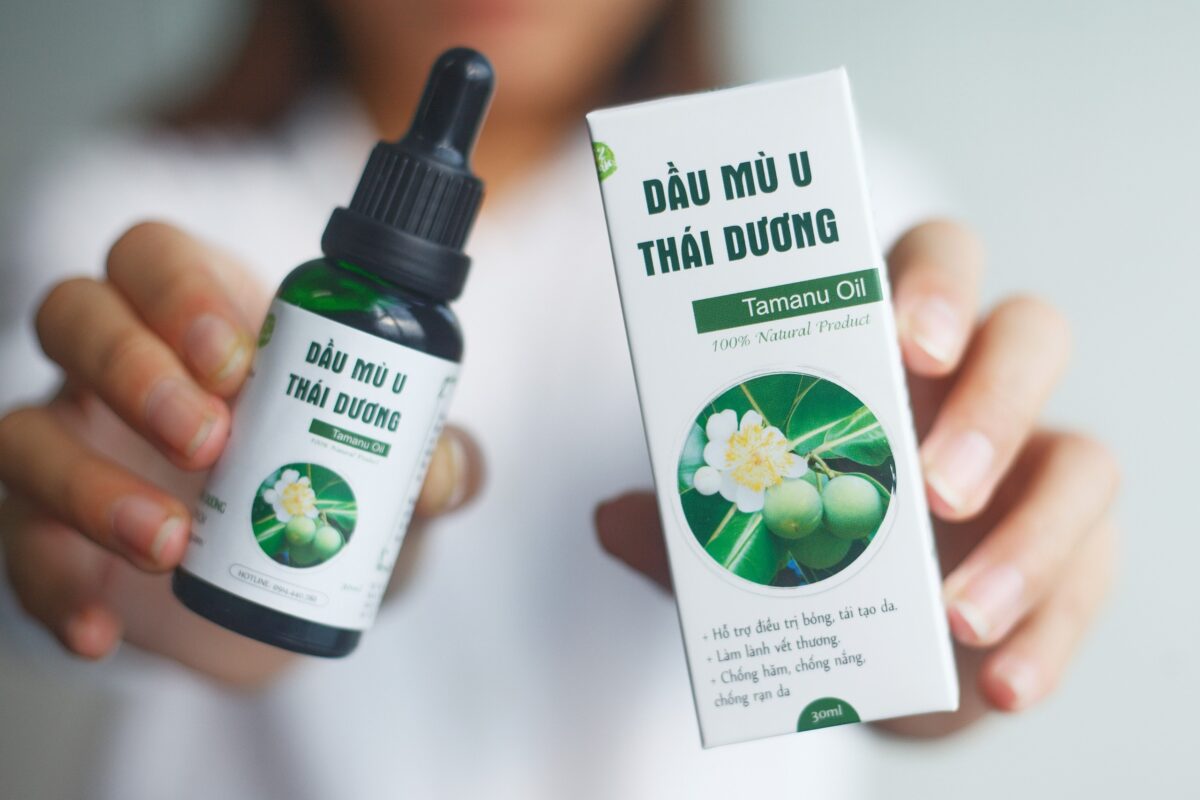 Nhiều lô Dầu mù u Thái Dương kém chất lượng, Bộ Y tế thu hồi khẩn- Ảnh 1. Nhiều lô Dầu mù u Thái Dương kém chất lượng, Bộ Y tế thu hồi khẩn- Ảnh 1.