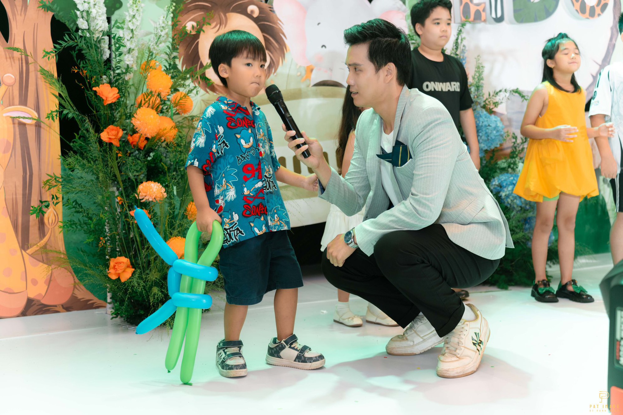 Bo Thúi nhà Hoà Minzy chăm tập thể thao bổ ích ngày hè, ngoại hình thay đổi bất ngờ, mẹ cũng không nhận ra- Ảnh 4. Bo Thúi nhà Hoà Minzy chăm tập thể thao bổ ích ngày hè, ngoại hình thay đổi bất ngờ, mẹ cũng không nhận ra- Ảnh 4.
