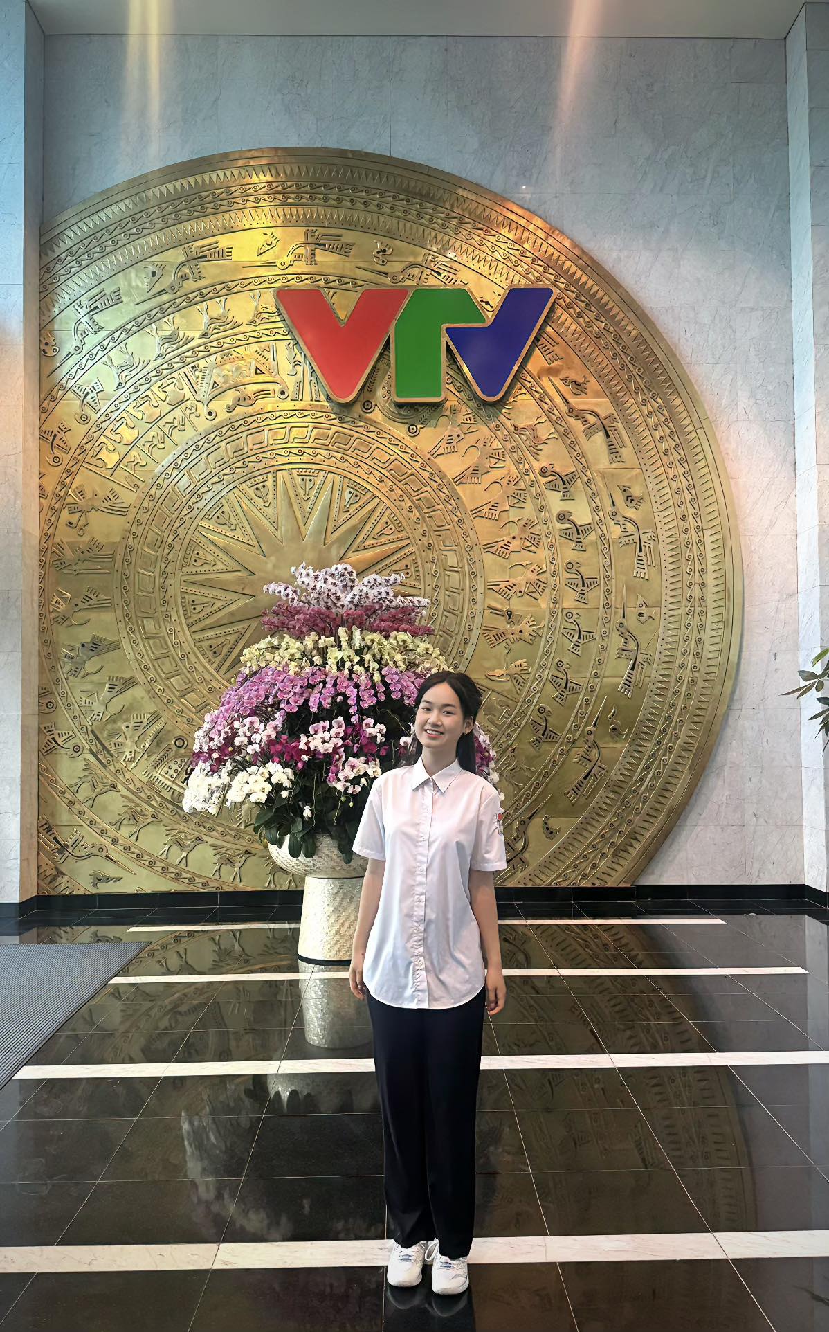 Lộ EQ của Thủ khoa khối A00 Hiền Mai khi lên VTV, netizen: Tiểu thuyết còn không dám viết nữ chính cỡ này- Ảnh 7. Lộ EQ của Thủ khoa khối A00 Hiền Mai khi lên VTV, netizen: Tiểu thuyết còn không dám viết nữ chính cỡ này- Ảnh 7.