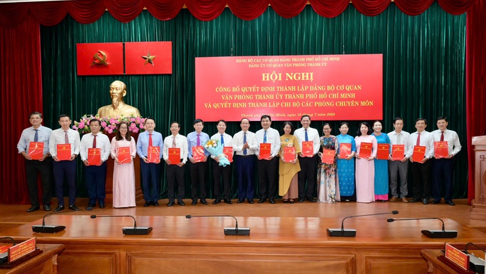 Ông Phạm Hồng Sơn giữ chức Bí thư Đảng ủy Cơ quan Văn phòng Thành ủy TP HCM- Ảnh 1. Ông Phạm Hồng Sơn giữ chức Bí thư Đảng ủy Cơ quan Văn phòng Thành ủy TP HCM- Ảnh 1.