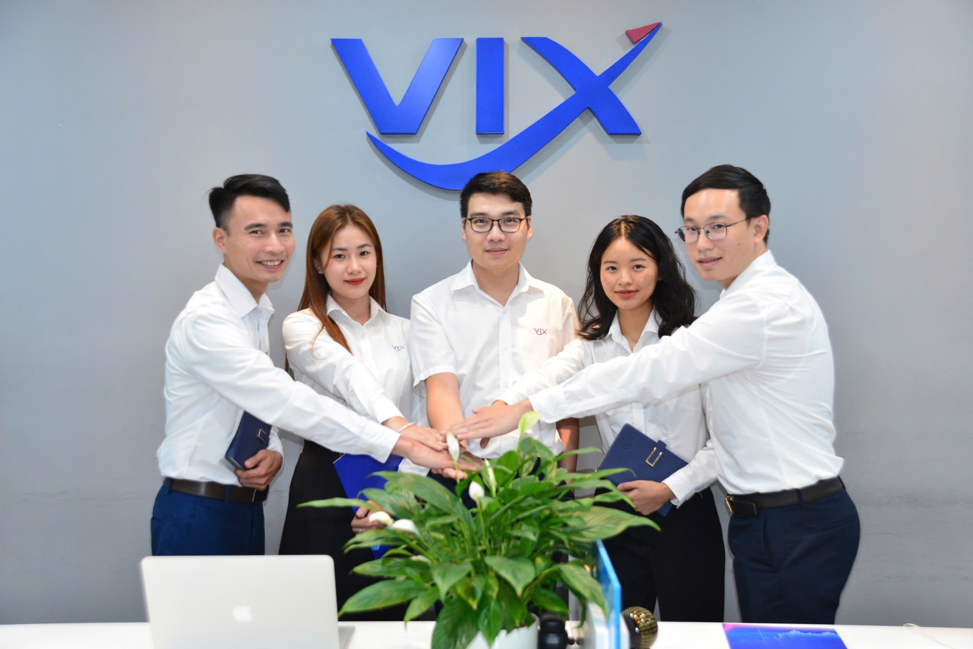 Chứng khoán VIX: Lợi nhuận tăng trưởng vượt bậc, 6 tháng vượt mục tiêu cả năm- Ảnh 1.