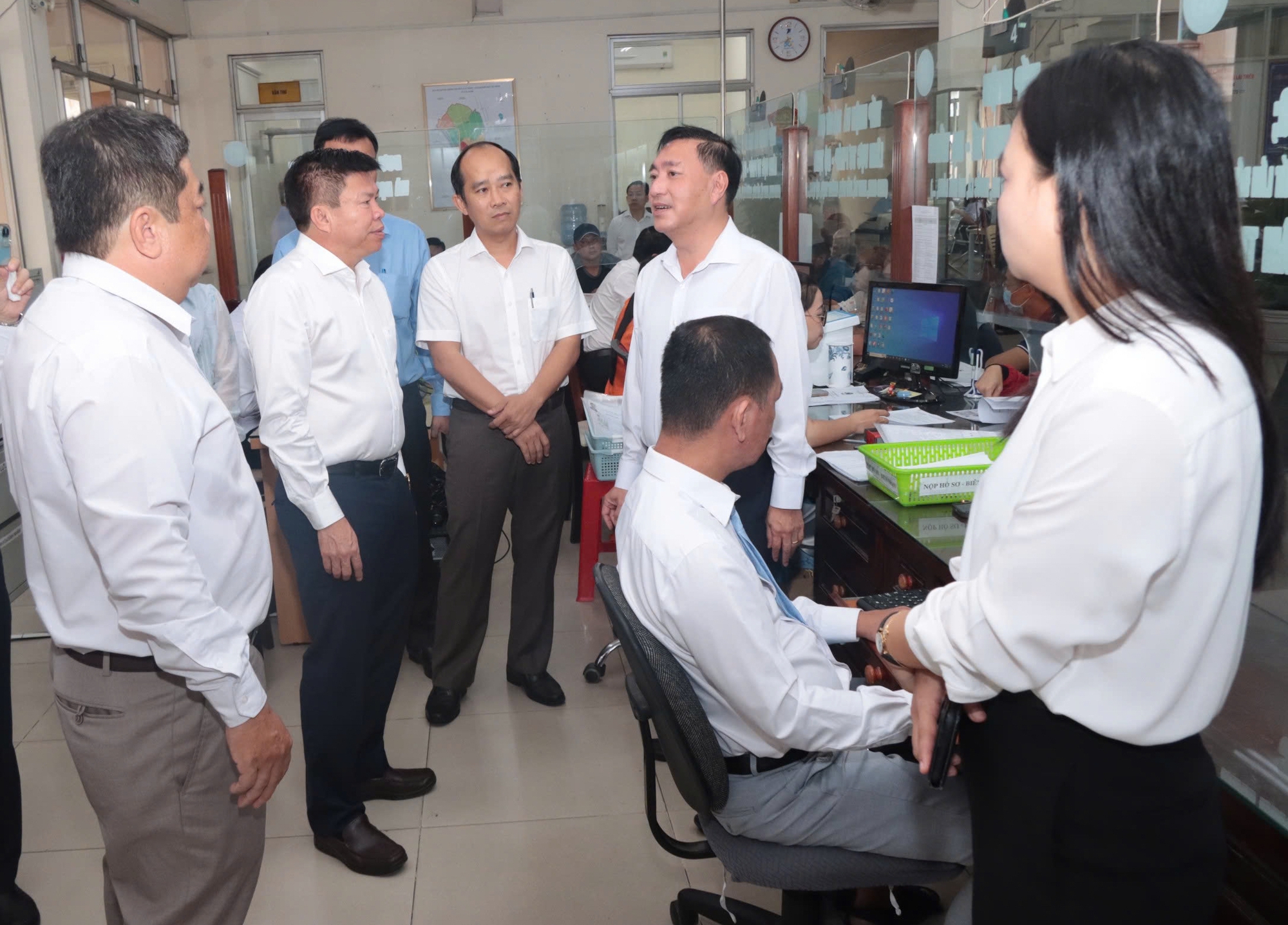 Phường Lái Thiêu đề xuất Phó Giám đốc Trung tâm Phục vụ hành chính công được ký các bản sao- Ảnh 1. Phường Lái Thiêu đề xuất Phó Giám đốc Trung tâm Phục vụ hành chính công được ký các bản sao- Ảnh 1.