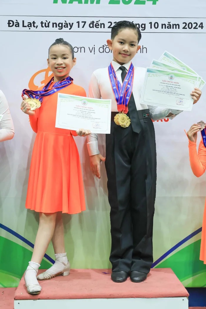 Tròn 10 tuổi, con trai Phan Hiển - Khánh Thi đã sở hữu khối tài sản “khủng”, ai cũng ngỡ ngàng- Ảnh 4. Tròn 10 tuổi, con trai Phan Hiển - Khánh Thi đã sở hữu khối tài sản “khủng”, ai cũng ngỡ ngàng- Ảnh 4.