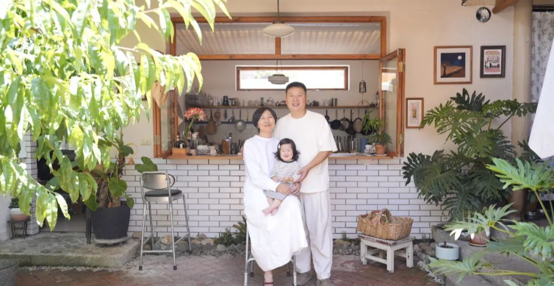 Bỏ phố về làng, cặp vợ chồng chỉ làm 3 ngày mỗi tuần, sống Bỏ phố về làng, cặp vợ chồng chỉ làm 3 ngày mỗi tuần, sống