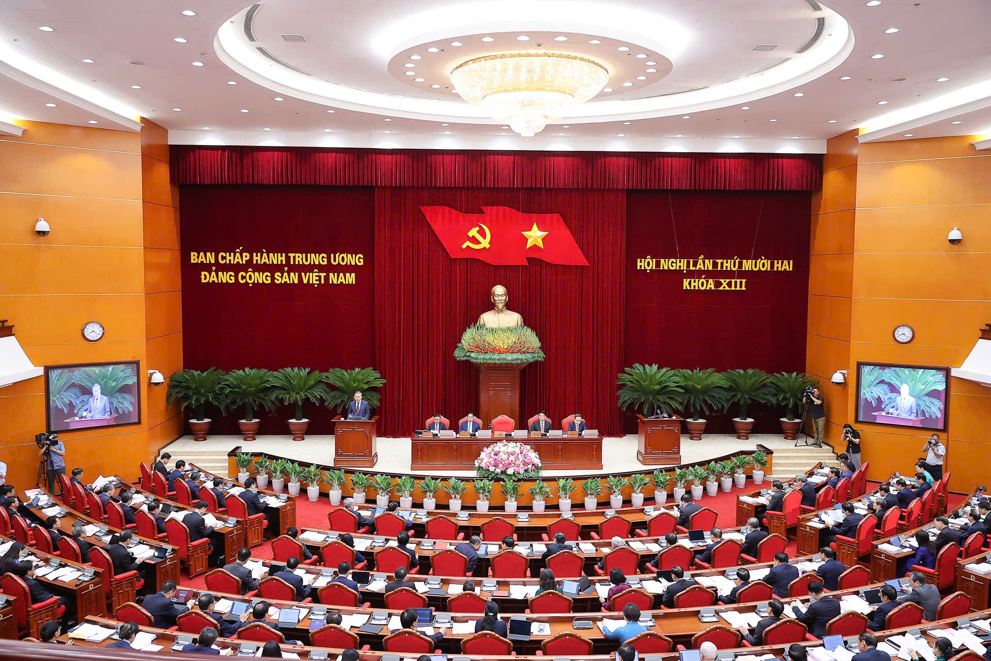 Tổng Bí thư Tô Lâm phát biểu khai mạc Hội nghị Trung ương 12- Ảnh 1. Tổng Bí thư Tô Lâm phát biểu khai mạc Hội nghị Trung ương 12- Ảnh 1.