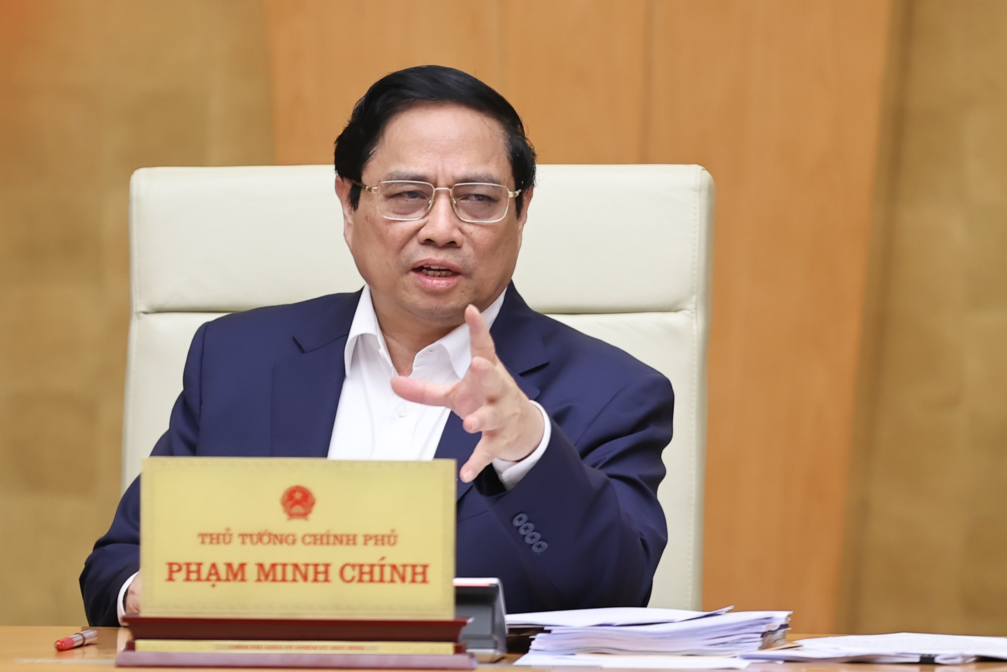 Xuất hiện "cò làm giấy tờ", Thủ tướng chỉ đạo khẩn- Ảnh 1. Xuất hiện "cò làm giấy tờ", Thủ tướng chỉ đạo khẩn- Ảnh 1.