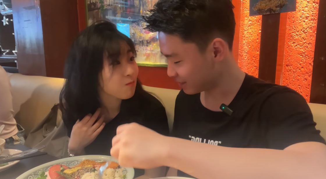 Cô gái Trung Quốc lần đầu ăn 1 món cơm Việt, mắt lập tức sáng lên: Chưa từng nghĩ cơm có thể ngon thế này- Ảnh 6.