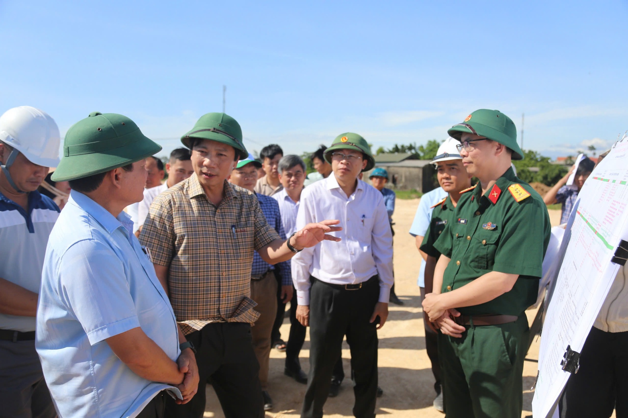 Kiểm tra các dự án ven biển, lãnh đạo tỉnh Quảng Trị đề cập vấn đề nhiều người quan tâm- Ảnh 2. Kiểm tra các dự án ven biển, lãnh đạo tỉnh Quảng Trị đề cập vấn đề nhiều người quan tâm- Ảnh 2.