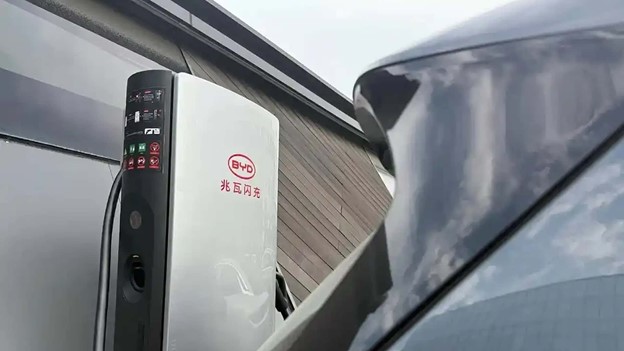 Nền kinh tế số 2 thế giới tăng tốc khai thác 'mỏ vàng' mới: kế hoạch xây 100.000 trạm sạc xe điện, thổi bùng cuộc đua công nghệ giữa các 'ông trùm' ô tô- Ảnh 5. Nền kinh tế số 2 thế giới tăng tốc khai thác 'mỏ vàng' mới: kế hoạch xây 100.000 trạm sạc xe điện, thổi bùng cuộc đua công nghệ giữa các 'ông trùm' ô tô- Ảnh 5.