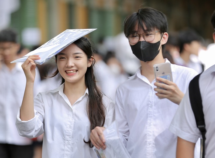 Lịch công bố điểm sàn thi tốt nghiệp THPT 2025: 2k7 cần lưu ý!- Ảnh 1.