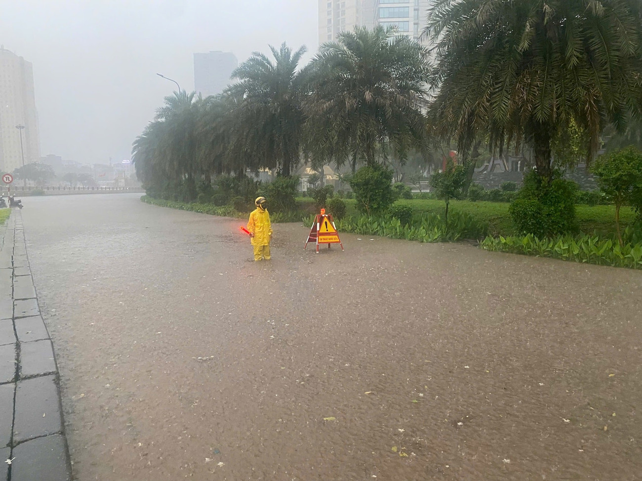 Hà Nội sẽ chi hơn 380 tỷ triển khai dự án chống ngập cục bộ một số khu vực nội đô- Ảnh 1. Hà Nội sẽ chi hơn 380 tỷ triển khai dự án chống ngập cục bộ một số khu vực nội đô- Ảnh 1.