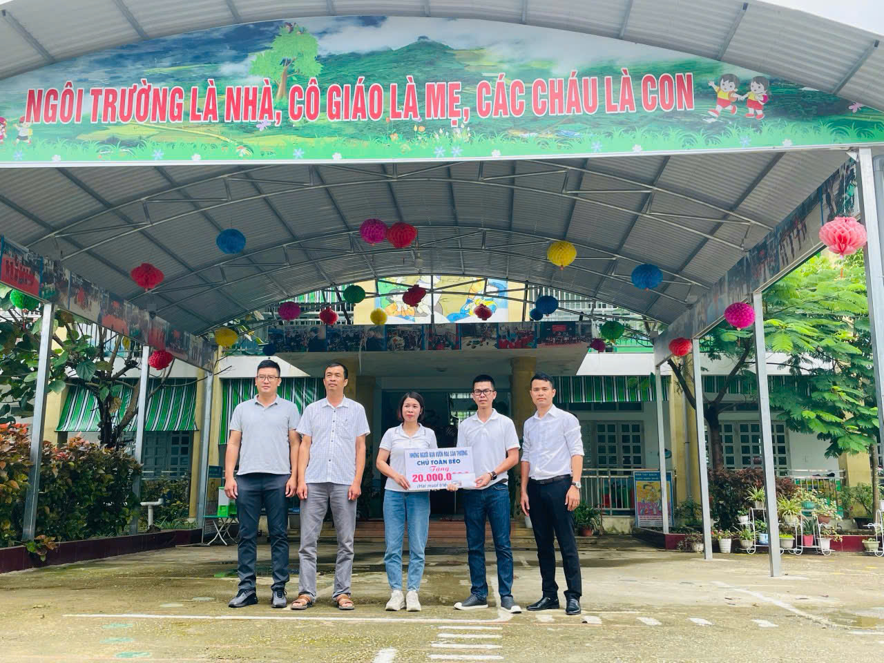 Gửi rau thay lời cảm ơn: Ông bố Hà Nội biến sân thượng thành vườn, tặng nông sản cho người ủng hộ thiện nguyện- Ảnh 20. Gửi rau thay lời cảm ơn: Ông bố Hà Nội biến sân thượng thành vườn, tặng nông sản cho người ủng hộ thiện nguyện- Ảnh 20.