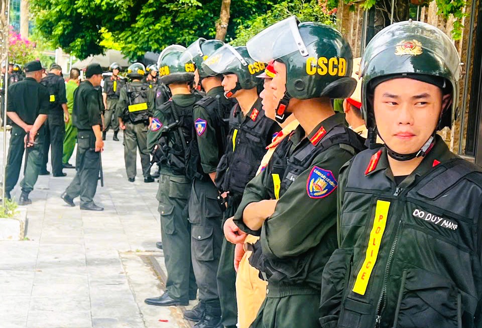 Bắt trùm giang hồ Ý "ẻng" và 7 "đàn em"- Ảnh 2.