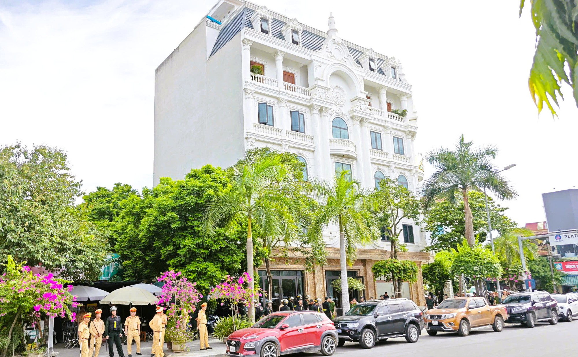 Bắt trùm giang hồ Ý "ẻng" và 7 "đàn em"- Ảnh 3.
