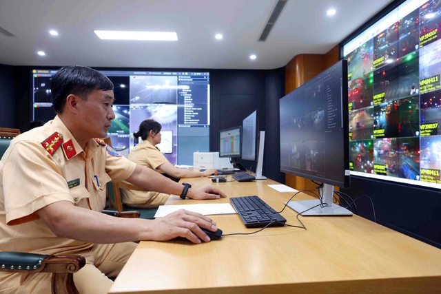 Công cụ "chưa từng có" hoạt động 24/7, CSGT không cần ra đường chặn bắt xe vi phạm- Ảnh 12. Công cụ "chưa từng có" hoạt động 24/7, CSGT không cần ra đường chặn bắt xe vi phạm- Ảnh 12.