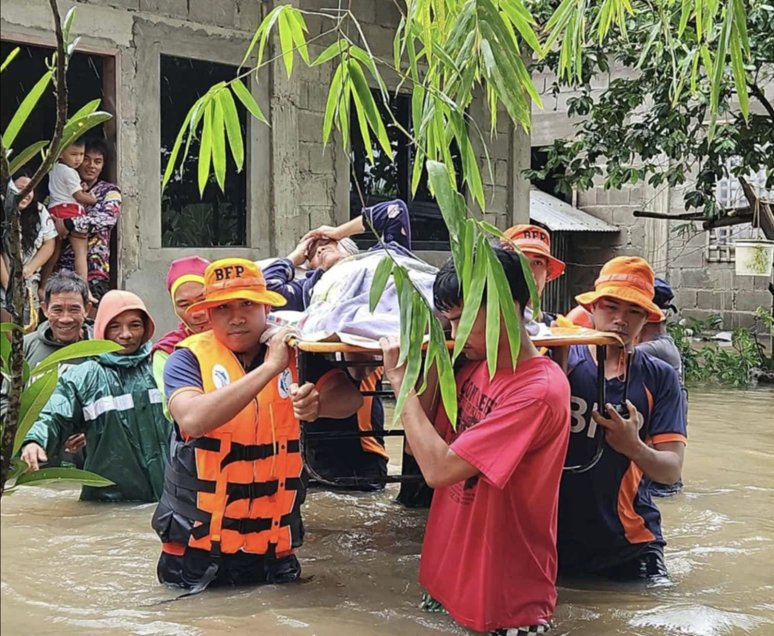 Philippines, Trung Quốc ứng phó bão- Ảnh 1. Philippines, Trung Quốc ứng phó bão- Ảnh 1.