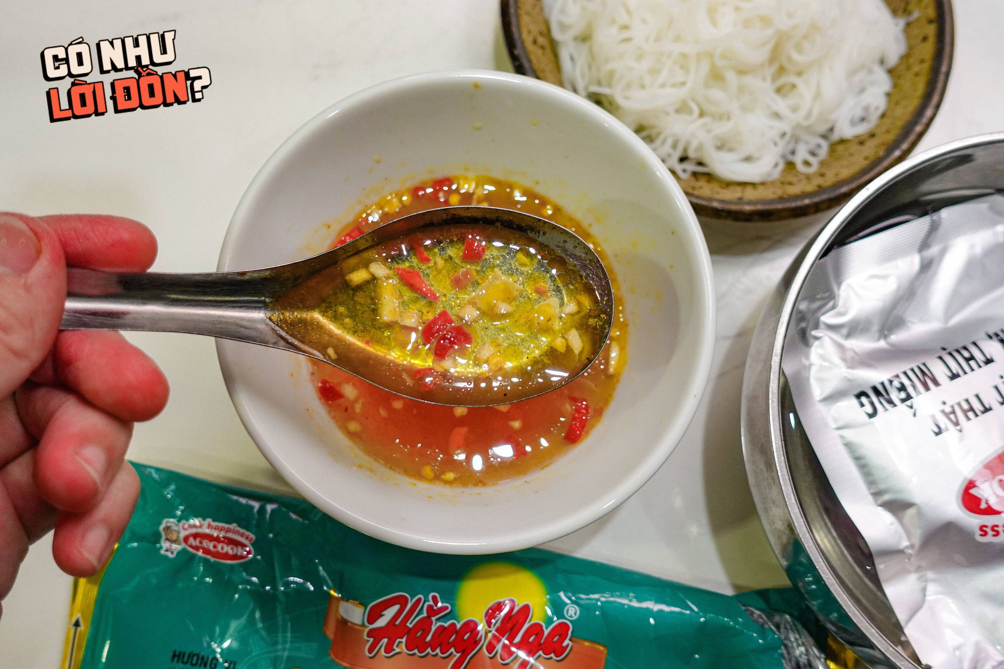 Kiểm chứng bún chả ăn liền: Hương vị thế nào mà rần rần khắp cõi mạng?- Ảnh 19. Kiểm chứng bún chả ăn liền: Hương vị thế nào mà rần rần khắp cõi mạng?- Ảnh 19.