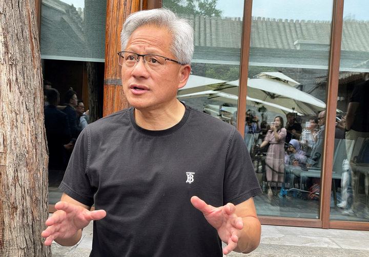 Chủ tịch Nvidia Jensen Huang gợi ý ngành học 'hot' cho sinh viên- Ảnh 1. Chủ tịch Nvidia Jensen Huang gợi ý ngành học 'hot' cho sinh viên- Ảnh 1.