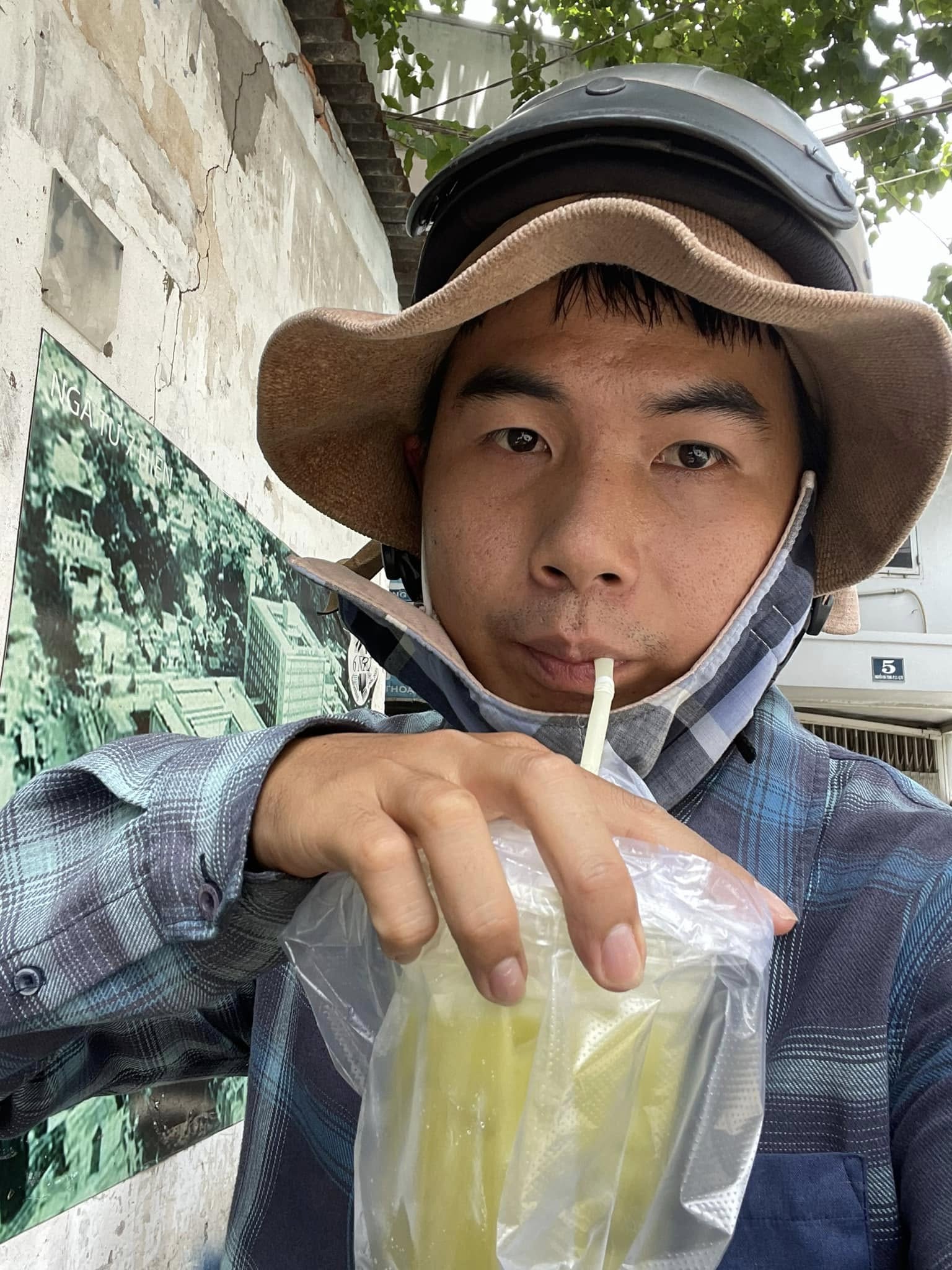 Hành trình chạy xe ôm, bán bún, dọn homestay kiếm 100 triệu mở quán nước của chàng trai 22 tuổi- Ảnh 7. Hành trình chạy xe ôm, bán bún, dọn homestay kiếm 100 triệu mở quán nước của chàng trai 22 tuổi- Ảnh 7.