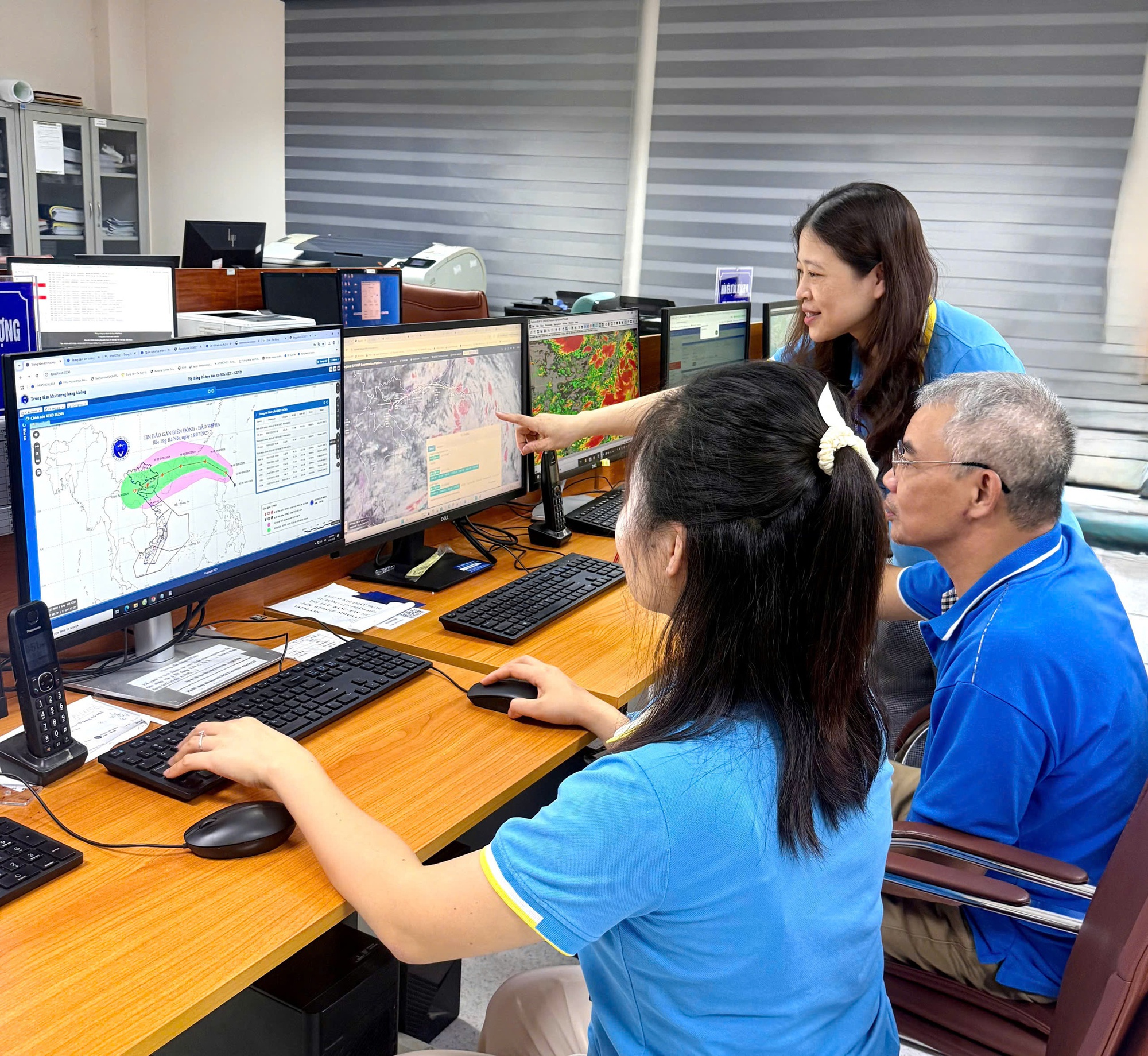 Bão Wipha tiếp tục mạnh lên, quản lý bay họp khẩn- Ảnh 2. Bão Wipha tiếp tục mạnh lên, quản lý bay họp khẩn- Ảnh 2.