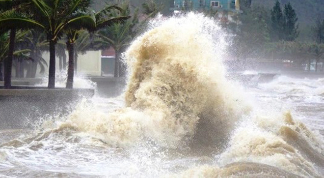 Bão Wipha giật cấp 12 đổ bộ Biển Đông, đạt cấp cực đại trong 2 ngày tới- Ảnh 2. Bão Wipha giật cấp 12 đổ bộ Biển Đông, đạt cấp cực đại trong 2 ngày tới- Ảnh 2.
