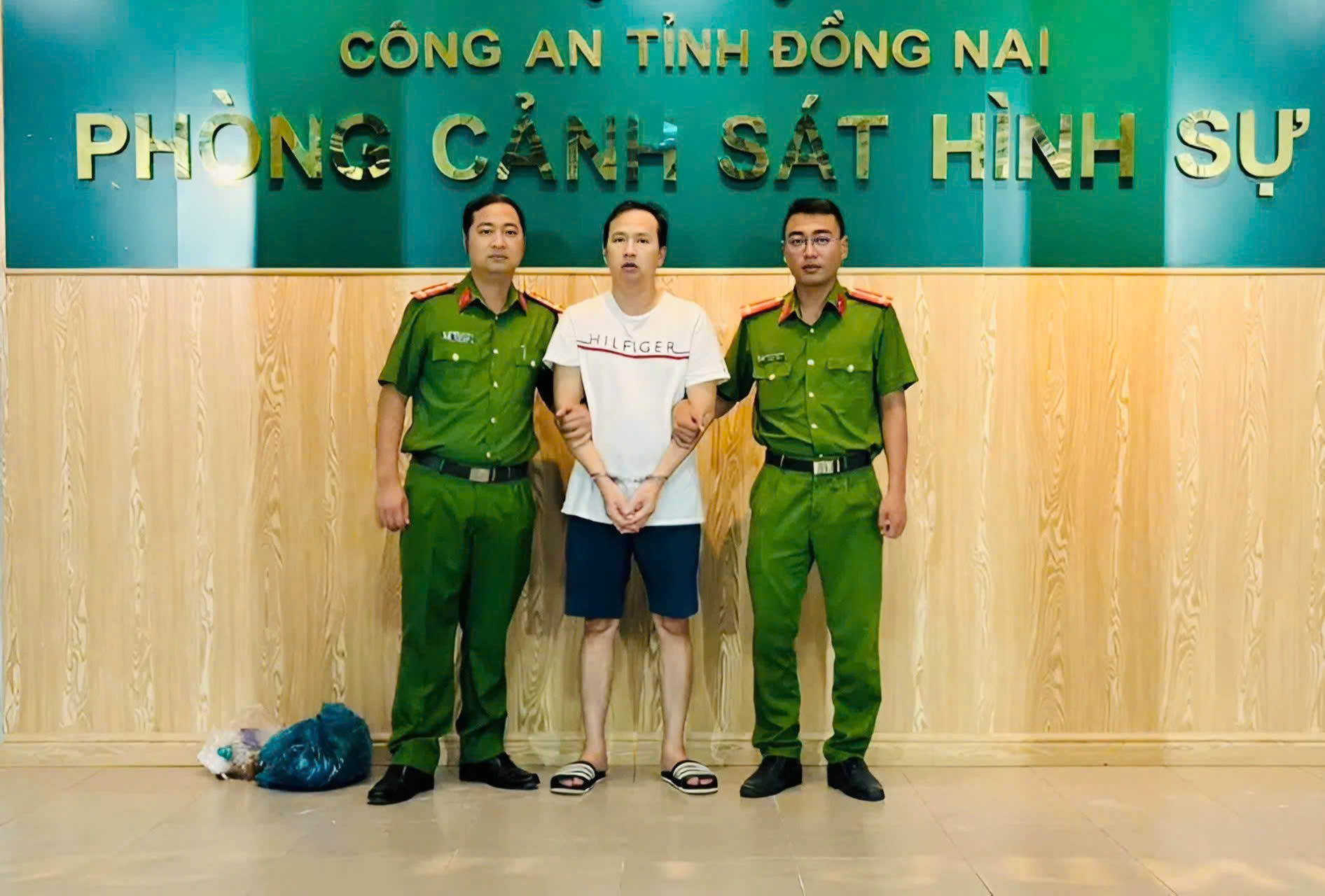 Bắt khẩn cấp Trần Thanh Hải - kẻ nổ súng bắn 1 người tử vong ở Đồng Nai- Ảnh 1. Bắt khẩn cấp Trần Thanh Hải - kẻ nổ súng bắn 1 người tử vong ở Đồng Nai- Ảnh 1.