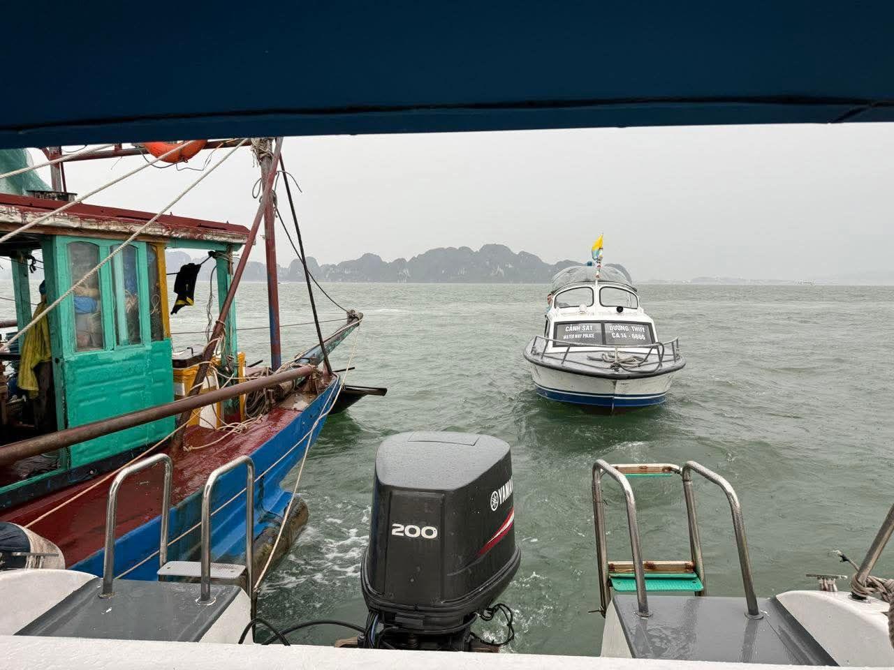 Đào Tạo An Toàn Cho Thuyền Trưởng Tàu Du Lịch Ở Vịnh Hạ Long 4 Đào Tạo An Toàn Cho Thuyền Trưởng Tàu Du Lịch Ở Vịnh Hạ Long