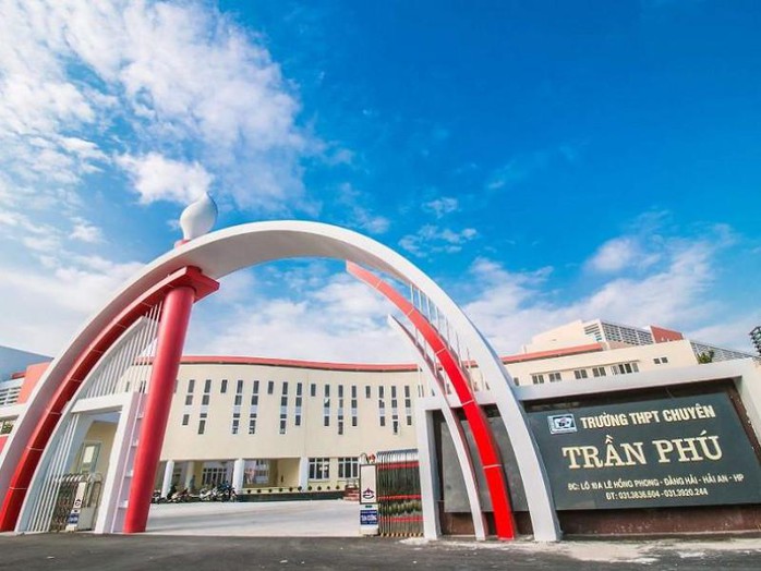 Nhầm lẫn kết quả xét tuyển lớp 10 trường chuyên: Đỗ thành trượt, trượt thành đỗ- Ảnh 1. img