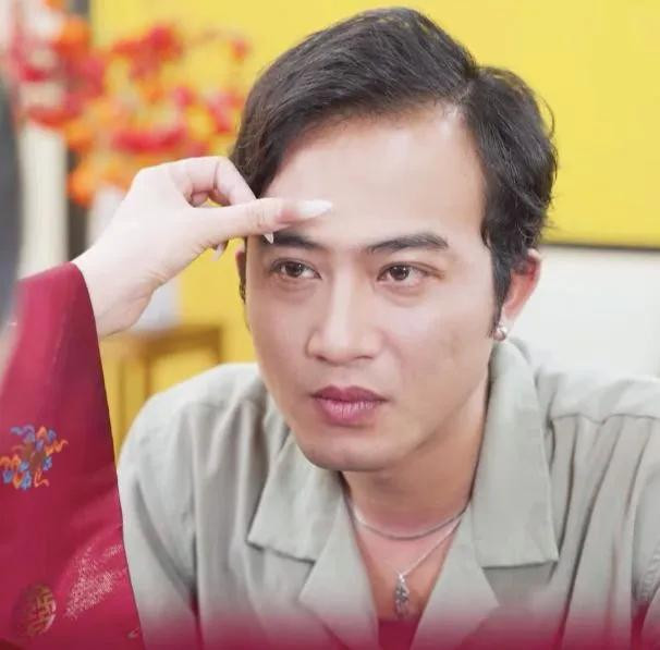 Nên xem xét tạm đình chỉ danh hiệu NSND, NSƯT với nghệ sĩ vi phạm quảng cáo- Ảnh 6. Nên xem xét tạm đình chỉ danh hiệu NSND, NSƯT với nghệ sĩ vi phạm quảng cáo- Ảnh 6.
