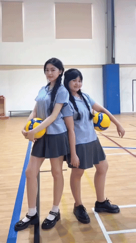 Mê mẩn ngắm ái nữ nhà MC Quyền Linh đập bóng chuyền - ném bóng rổ - đánh bóng chày - chơi tennis cực cuốn!- Ảnh 2. Mê mẩn ngắm ái nữ nhà MC Quyền Linh đập bóng chuyền - ném bóng rổ - đánh bóng chày - chơi tennis cực cuốn!- Ảnh 2.