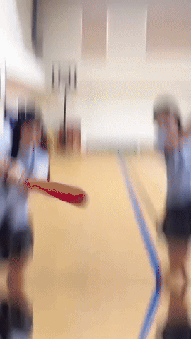 Mê mẩn ngắm ái nữ nhà MC Quyền Linh đập bóng chuyền - ném bóng rổ - đánh bóng chày - chơi tennis cực cuốn!- Ảnh 5. Mê mẩn ngắm ái nữ nhà MC Quyền Linh đập bóng chuyền - ném bóng rổ - đánh bóng chày - chơi tennis cực cuốn!- Ảnh 5.