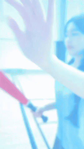 Mê mẩn ngắm ái nữ nhà MC Quyền Linh đập bóng chuyền - ném bóng rổ - đánh bóng chày - chơi tennis cực cuốn!- Ảnh 4. Mê mẩn ngắm ái nữ nhà MC Quyền Linh đập bóng chuyền - ném bóng rổ - đánh bóng chày - chơi tennis cực cuốn!- Ảnh 4.