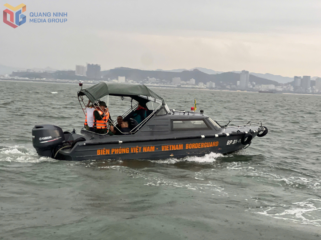 Clip hiện trường vụ đắm tàu du lịch trên Vịnh Hạ Long khiến 5 người tử vong, 38 người mất tích- Ảnh 3.