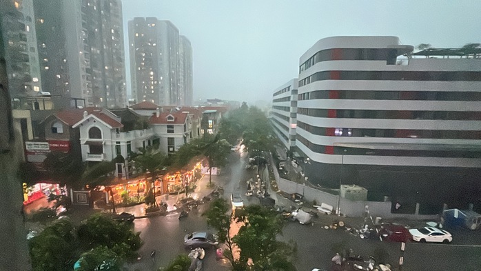 Mưa to, gió lớn ở Hà Nội và nhiều địa phương phía Bắc có phải do ảnh hưởng bão số 3?- Ảnh 1.