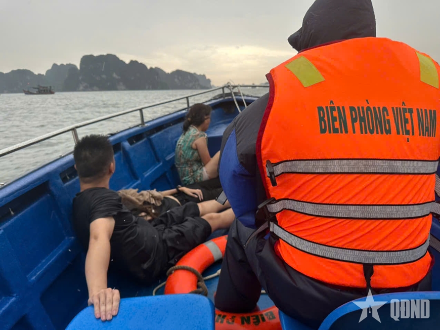 Clip hiện trường vụ đắm tàu du lịch trên Vịnh Hạ Long khiến 5 người tử vong, 38 người mất tích- Ảnh 5.