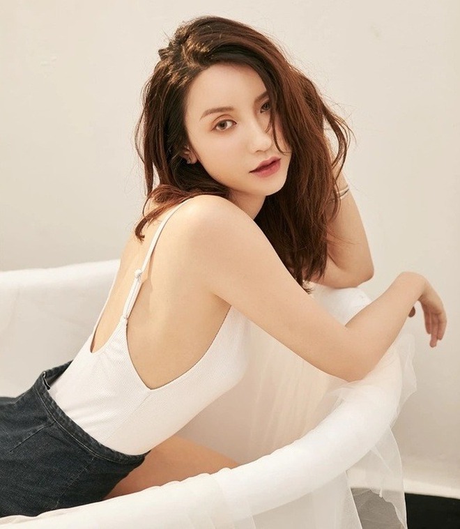 Chủ tịch Taobao ngoại tình với người mẫu đắt giá 10.000 tỷ, chuyện bại lộ vì tiểu tam "không biết điều"- Ảnh 2. Chủ tịch Taobao ngoại tình với người mẫu đắt giá 10.000 tỷ, chuyện bại lộ vì tiểu tam "không biết điều"- Ảnh 2.