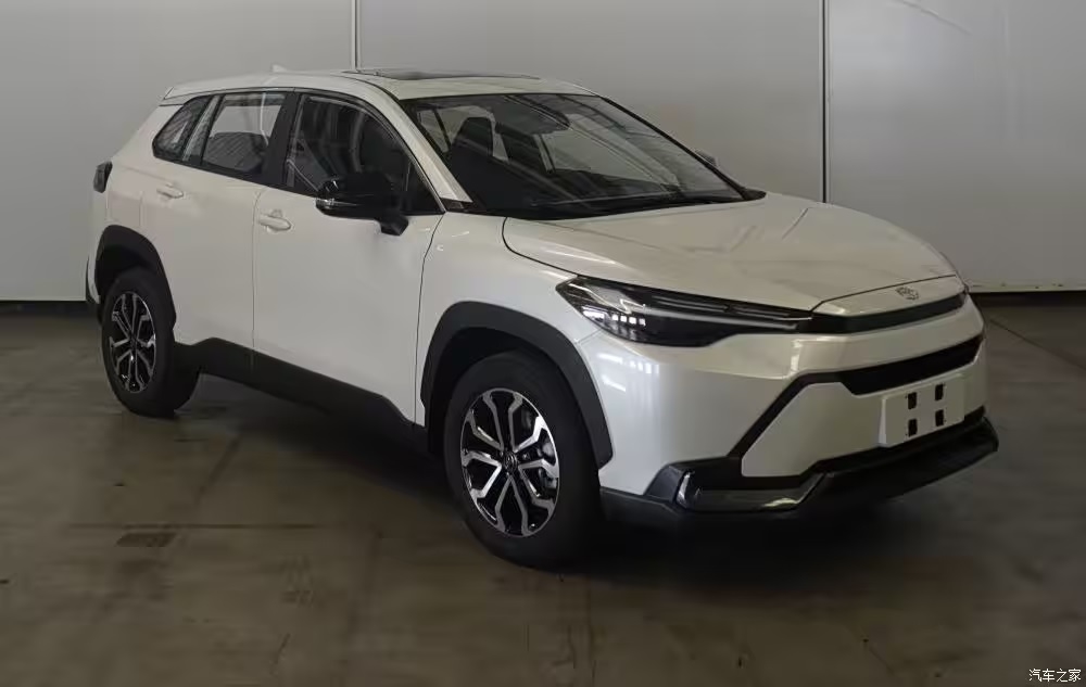 Xuất hiện Toyota Corolla Cross dáng lạ: Trông như thể xe điện, dài hơn, mạnh hơn bản bán ở Việt Nam- Ảnh 1. Xuất hiện Toyota Corolla Cross dáng lạ: Trông như thể xe điện, dài hơn, mạnh hơn bản bán ở Việt Nam- Ảnh 1.