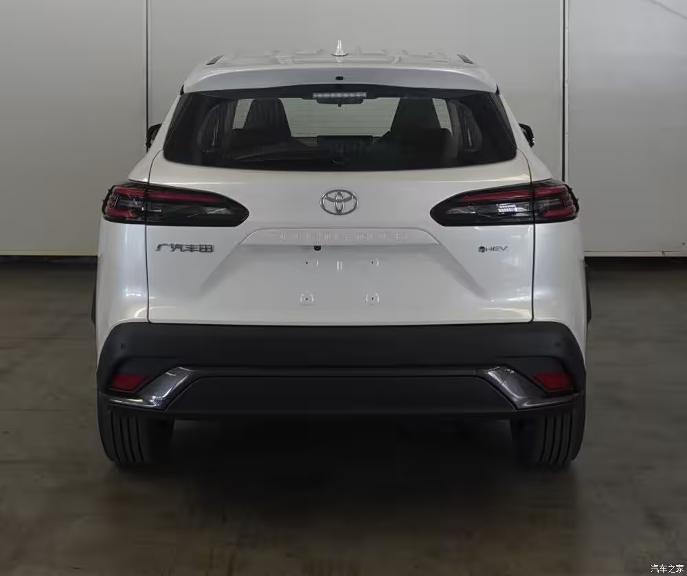 Xuất hiện Toyota Corolla Cross dáng lạ: Trông như thể xe điện, dài hơn, mạnh hơn bản bán ở Việt Nam- Ảnh 2. Xuất hiện Toyota Corolla Cross dáng lạ: Trông như thể xe điện, dài hơn, mạnh hơn bản bán ở Việt Nam- Ảnh 2.