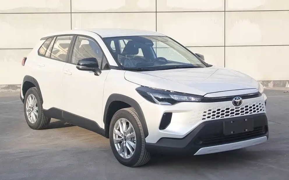 Xuất hiện Toyota Corolla Cross dáng lạ: Trông như thể xe điện, dài hơn, mạnh hơn bản bán ở Việt Nam- Ảnh 4. Xuất hiện Toyota Corolla Cross dáng lạ: Trông như thể xe điện, dài hơn, mạnh hơn bản bán ở Việt Nam- Ảnh 4.