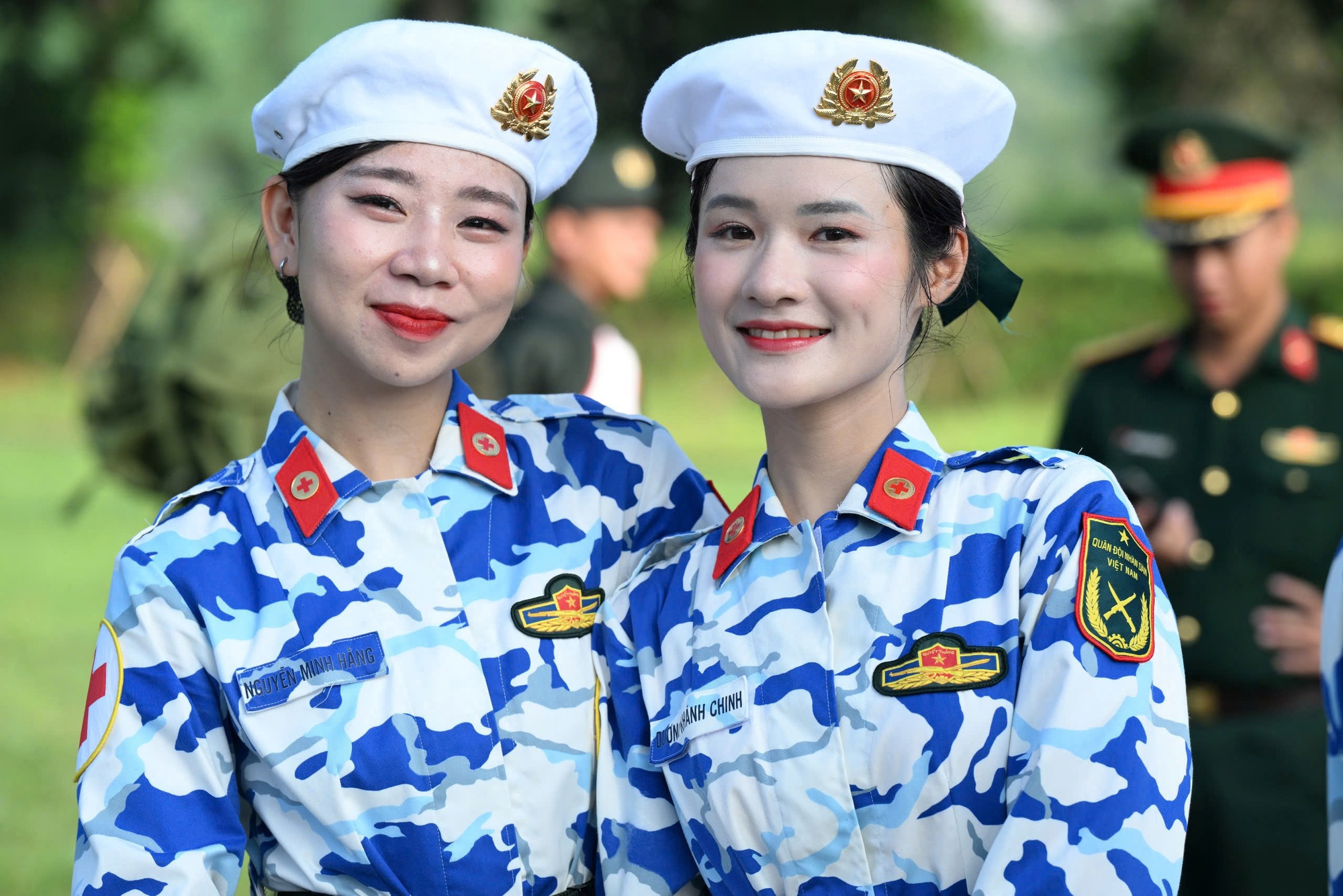 9 khối nữ chiến sĩ Công an, Quân đội tổng hợp luyện cho ngày 2/9: Vượt nắng hè, rèn ý chí, vững bước chân- Ảnh 7. 9 khối nữ chiến sĩ Công an, Quân đội tổng hợp luyện cho ngày 2/9: Vượt nắng hè, rèn ý chí, vững bước chân- Ảnh 7.
