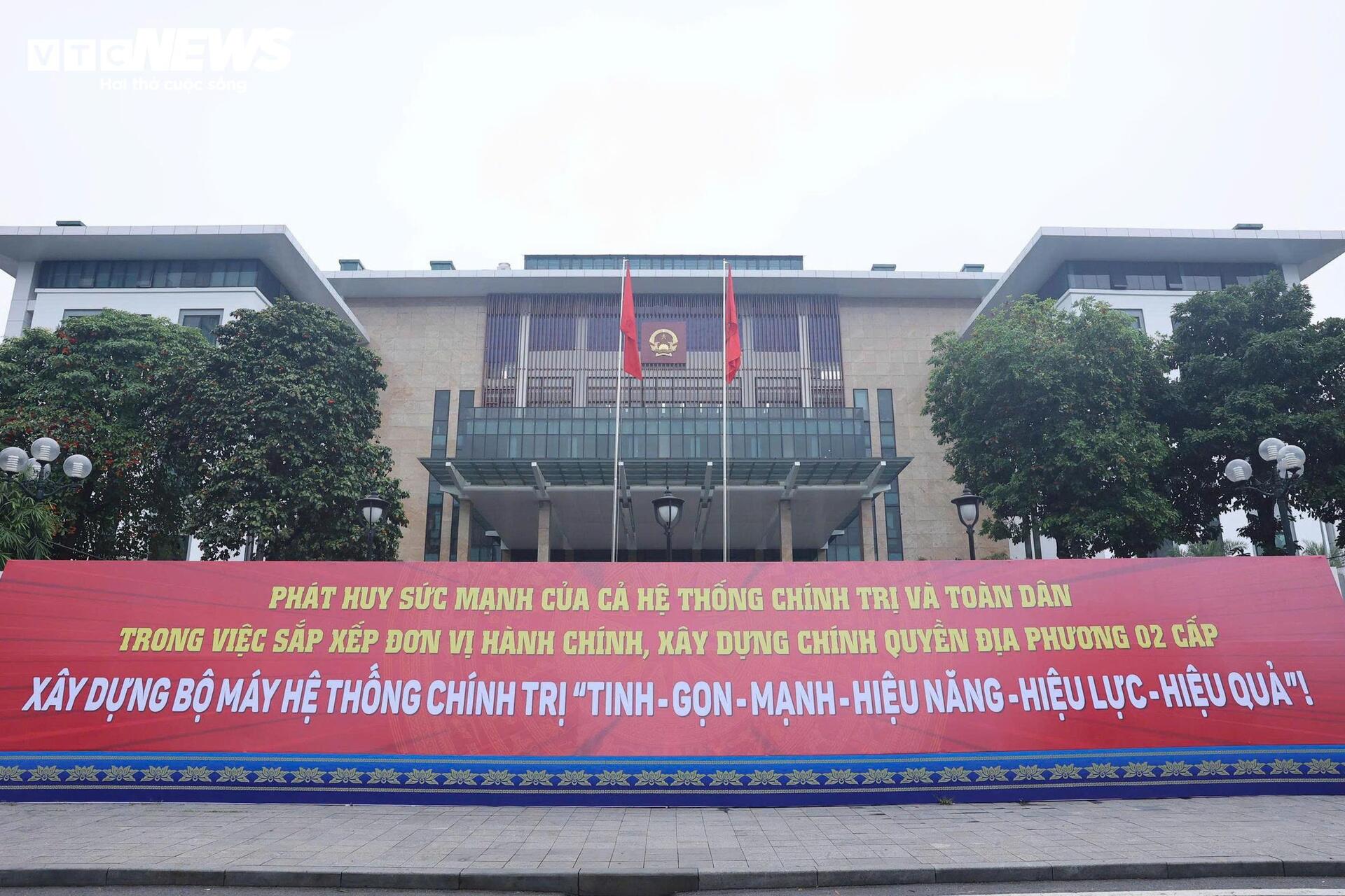 Cận cảnh trụ sở các phường mới của Hà Nội sau sắp xếp- Ảnh 11.