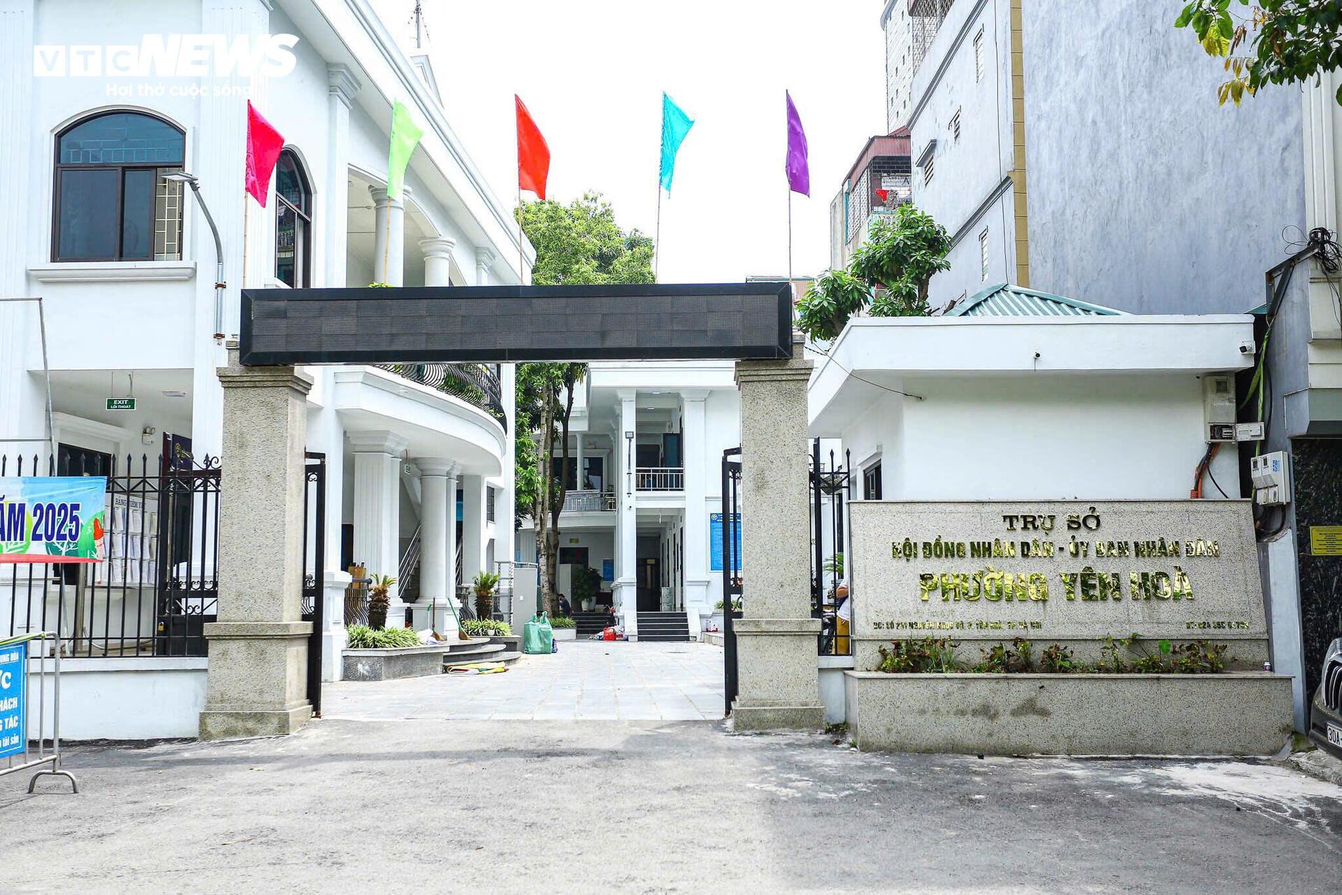 Cận cảnh trụ sở các phường mới của Hà Nội sau sắp xếp- Ảnh 6.